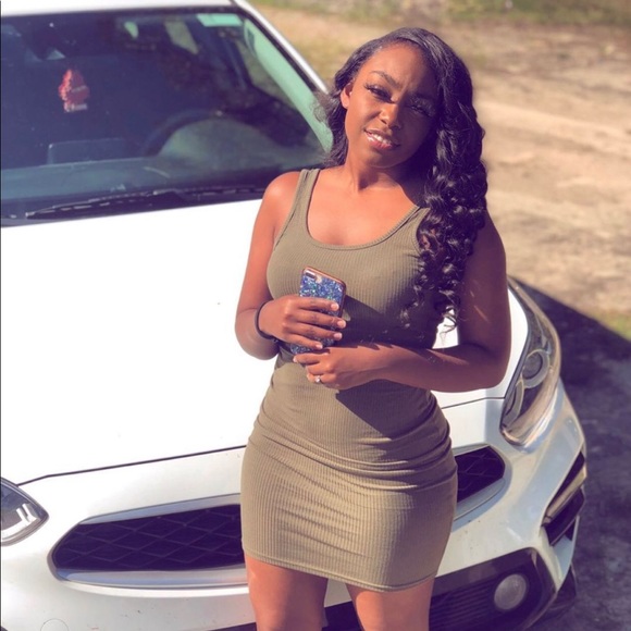 Meet your Posher, Erica - Picture 1 of 1